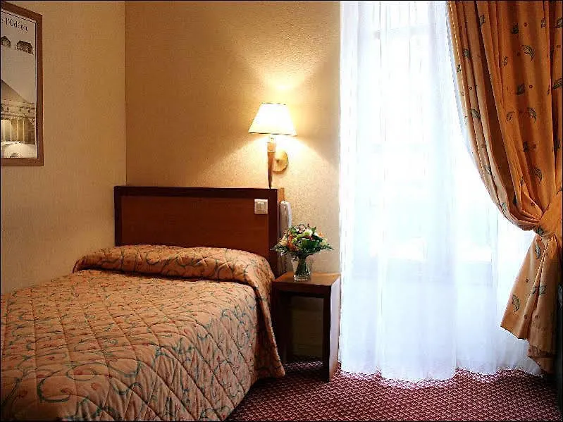 La Dependance 3* Paris